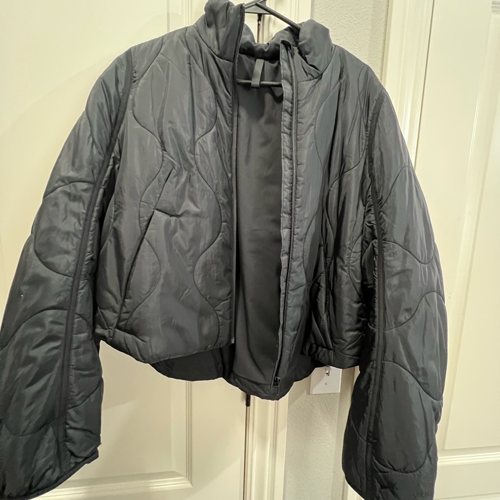 lululemon athletica Black lightweight puffer Jacket - size 12